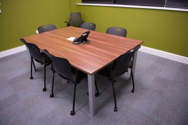 Amazon Meeting room by huntoffice interiors